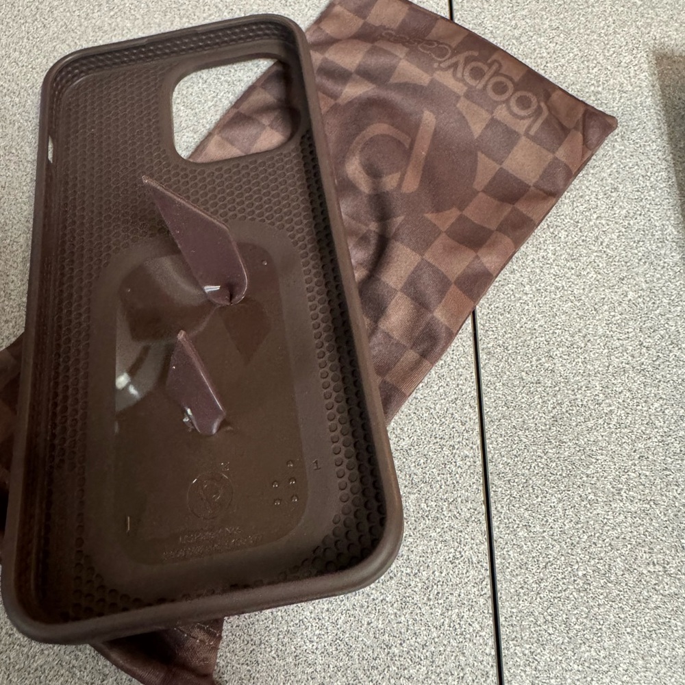 Loopy Brown Checkered - Picture 3 of 4